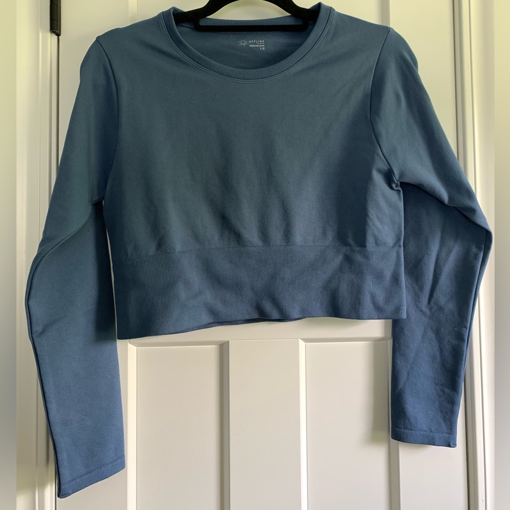 NWT Offline by Aerie Long-Sleeve Seamless Cropped Blue Shirt